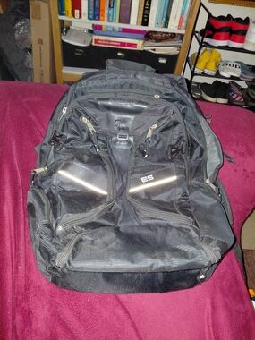 Black Men's Laptop Backpack - Durable Everyday Carry